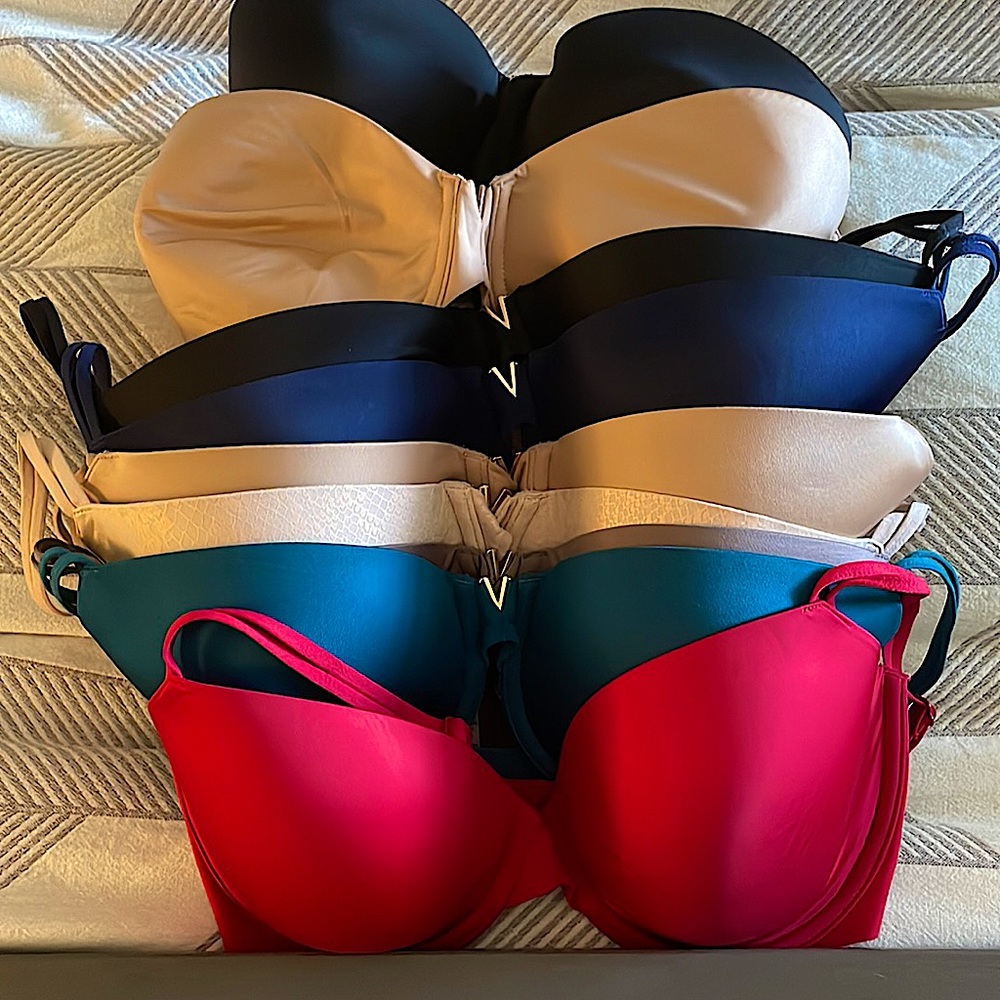 VICTORIA’S SECRET- 9 Lightly Lined✨